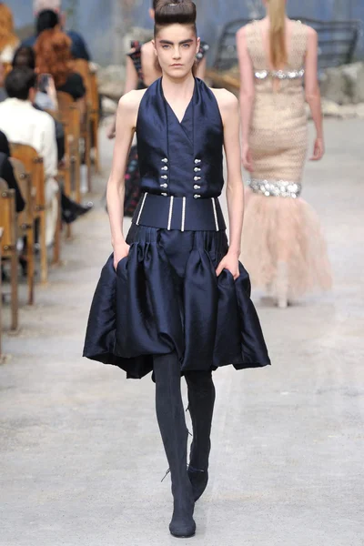 Look 38